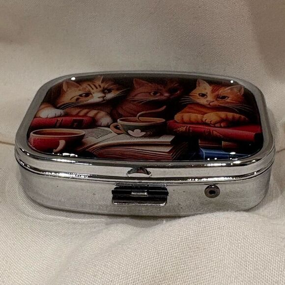 Cat Reading Book Club Travel Pill Box 2 Compartment Medicine Pill Case Metal NWT - Picture 3 of 5